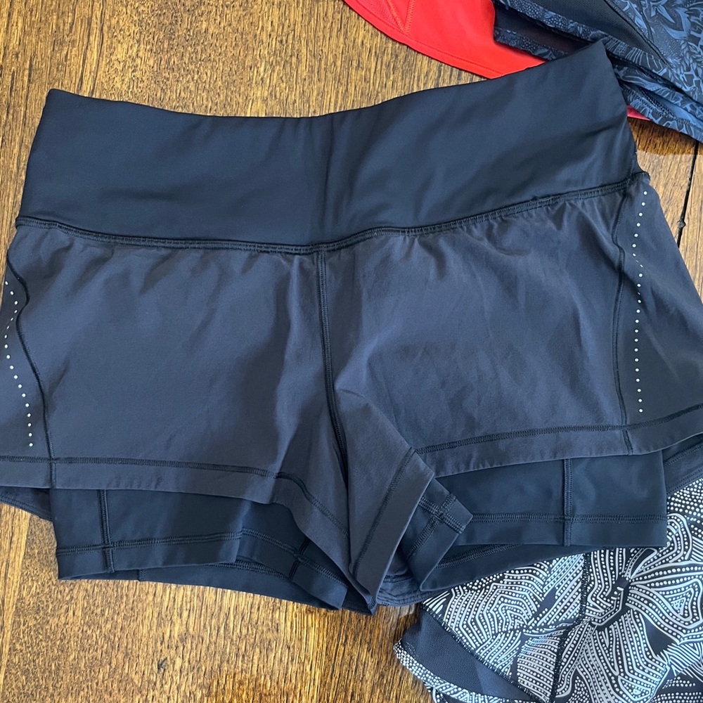 🍋LIKE NEW Lululemon 4 Pc Hottie Hot  Shorts - Picture 10 of 14